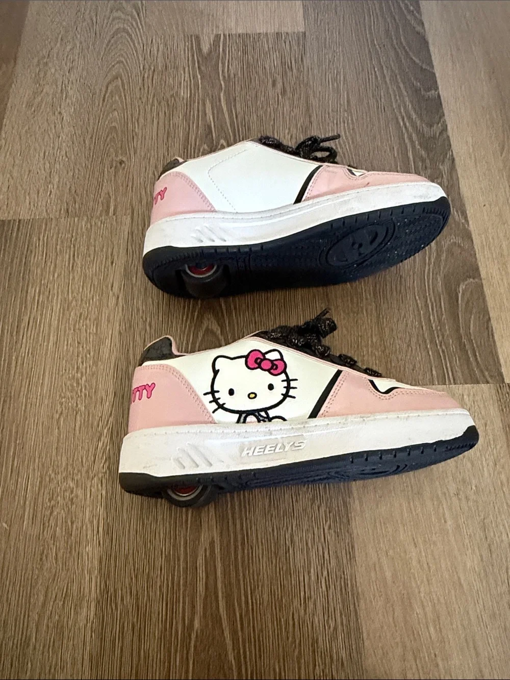 Hello Kitty Pink heelys sneakers